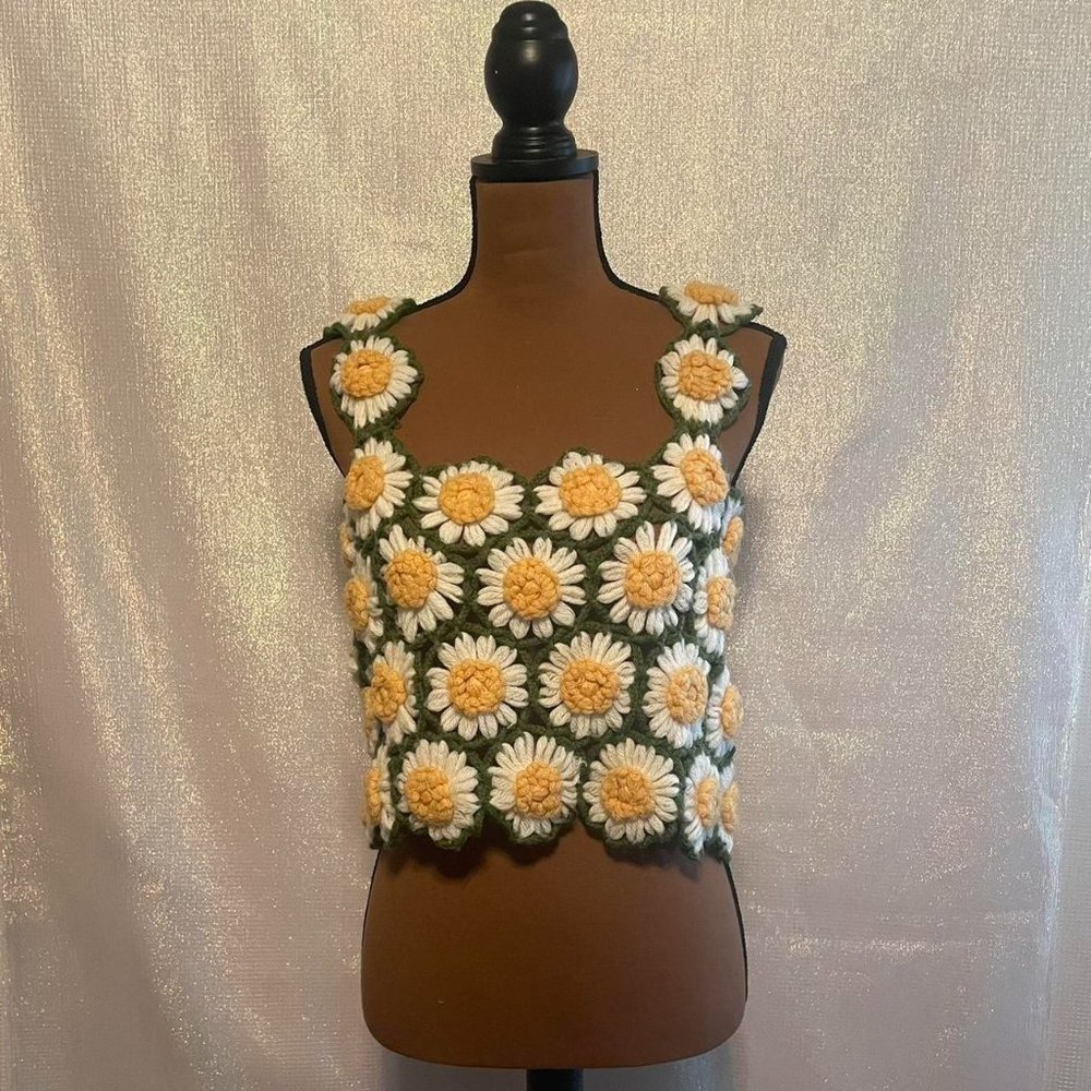 Crochet Daisy Tank Top in Yellow and White